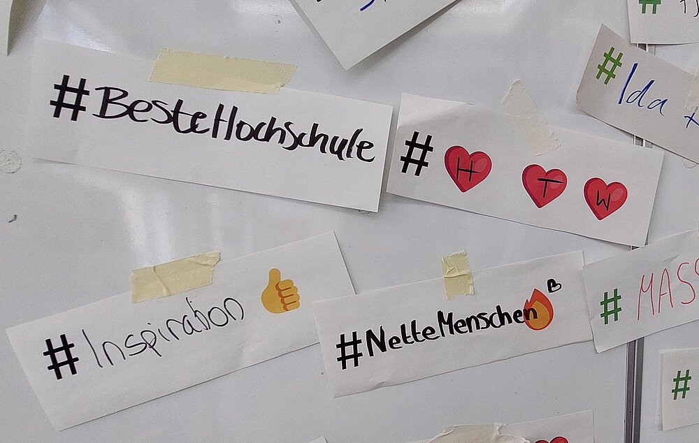 Hashtag-Wand beim Tag der offenen Tür 2026