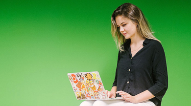 Studentin am Laptop © HTW Berlin/Alexander Rentsch