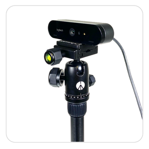 Adapterplatte wird mit der Webcam auf das Stativ geschraubt