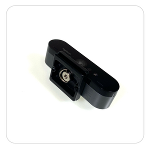 Adapterplatte wird an die Webcam geschraubt