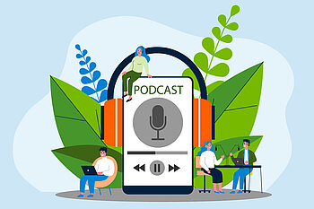 Smartphone auf dem ein Podcast läuft und Personen die zuhören sowie die Protagonisten die am Mikrofon sich unterhalten.