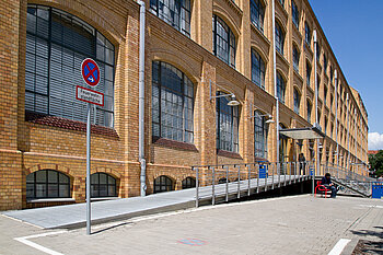 Stepless access to Building A at the Wilhelminenhof Campus  © HTW Berlin/Jennifer Weber