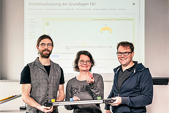 Simon Schäfer, Victoria Klemm und Prof. Dr. Matthias Strobel © Florian von Ploetz