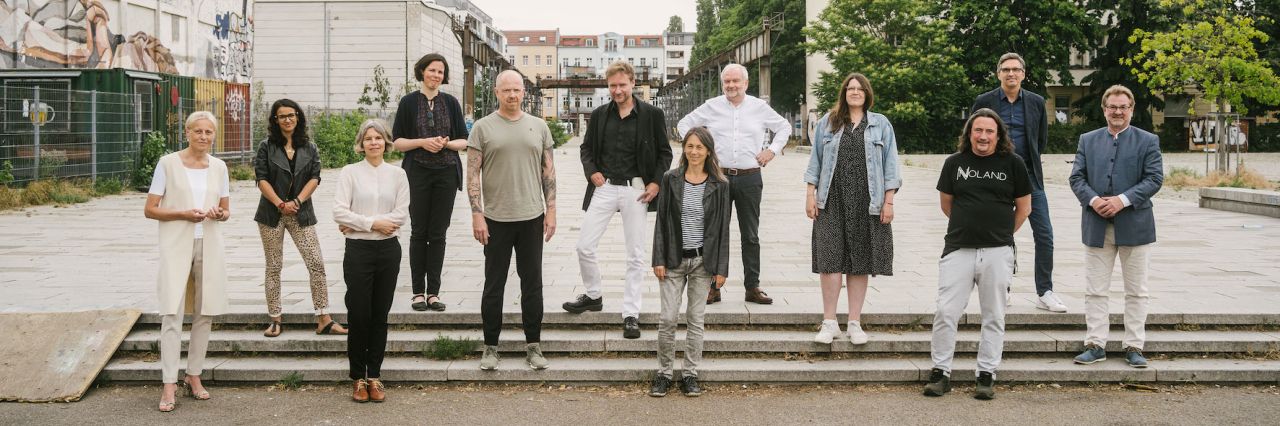 Gruppenbild (von links nach rechts): Susanne Stürmer, Ania Pilipenko, Kerstin Wünsch, Angela Brennecke, Thilo Goos, Tim Renner, Regina Frieß, Ralf Birkelbach, Anne Ballschmieter, Andreas Gebhard, Peter Schönrock, Carsten Busch