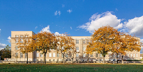 Gebäude A auf dem Campus Treskowallee