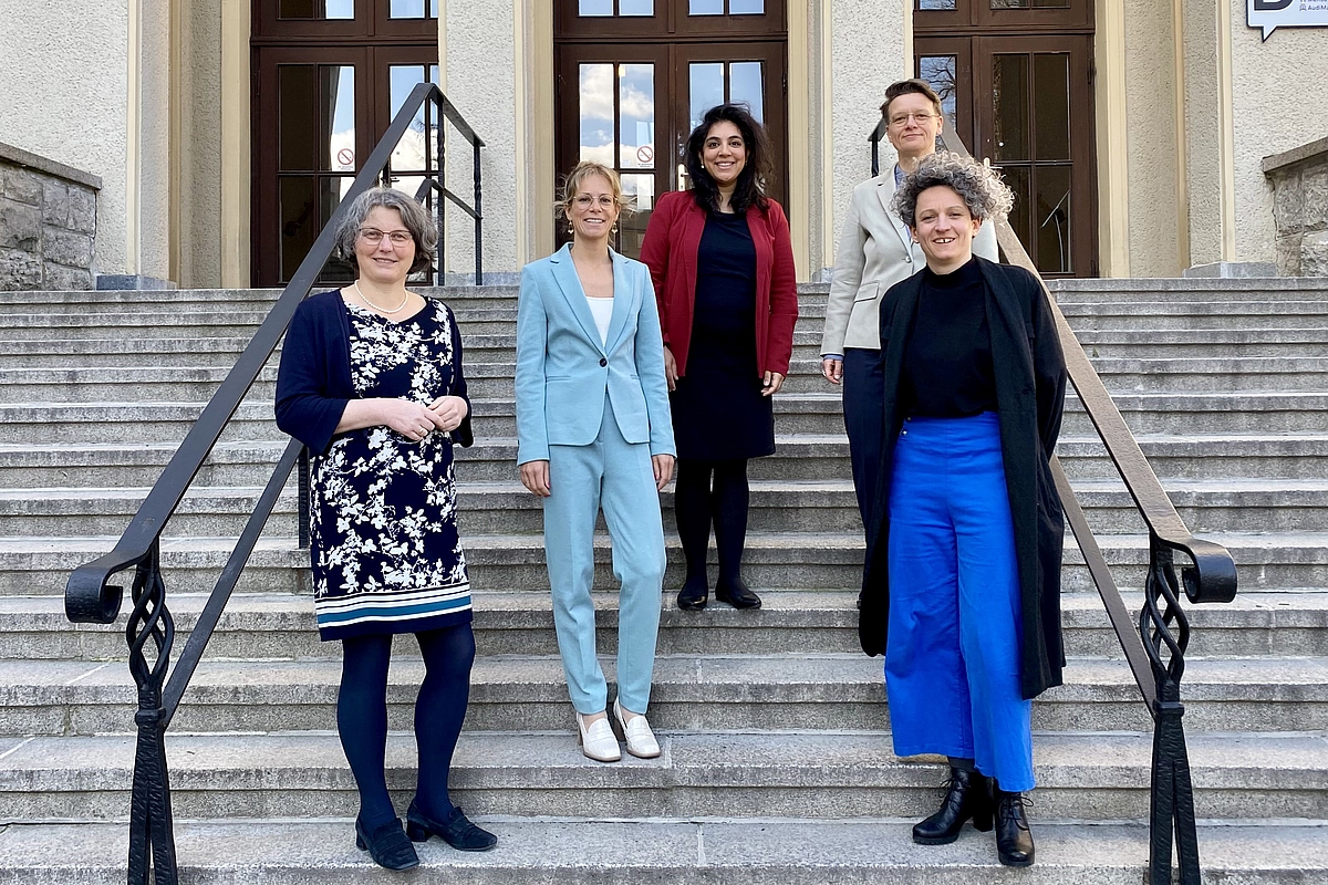 Annabella Rauscher-Scheibe, Caroline Dressel, Nobina Roy, Helga Tauscher und Franziska Schuh (von links nach rechts) © HTW Berlin/Anja Schuster Annabella Rauscher-Scheibe, Caroline Dressel, Nobina Roy, Helga Tauscher und Franziska Schuh (von links nach rechts) © HTW Berlin/Anja Schuster