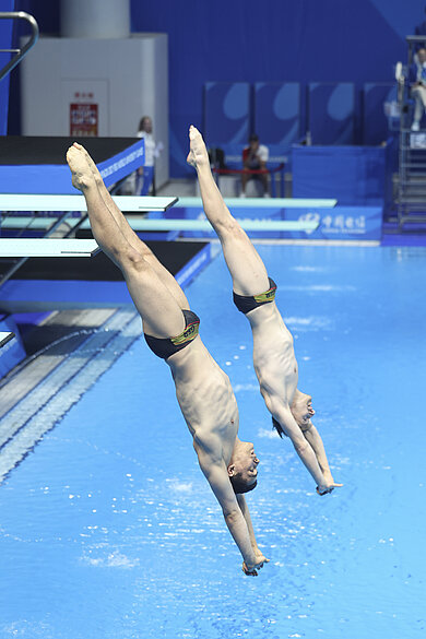 Eintauchen ins Wasser 