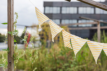 Girlande im Urban Garden © HTW Berlin/Nikolas Fahlbusch