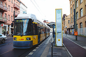 Tram in der Wilhelminenhoftstraße © HTW Berlin/Maria Schramm Tram in der Wilhelminenhoftstraße