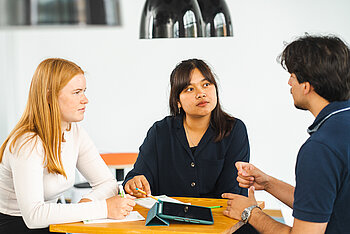 Studierende im Gespräch