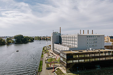 Der Campus Wilhelminenhof an der Spree in Oberschöneweide © HTW Berlin/Alexander Rentsch