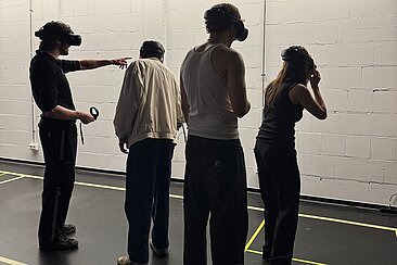 Vier Menschen mit VR-Brillen © HTW Berlin/Immersive Technologies Lab