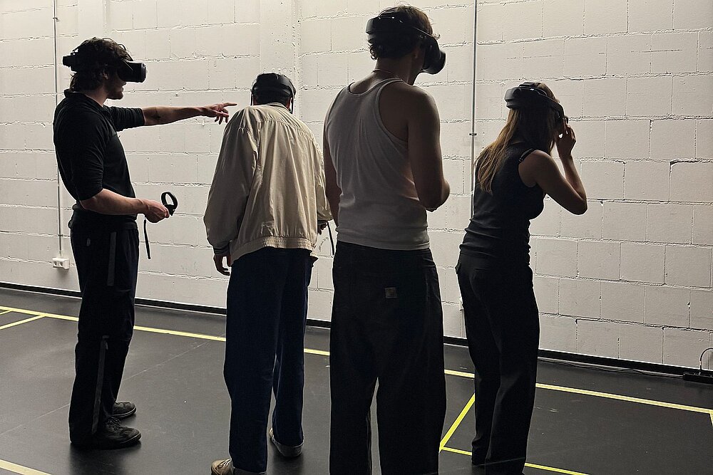 Vier Menschen mit VR-Brillen © HTW Berlin/Immersive Technologies Lab