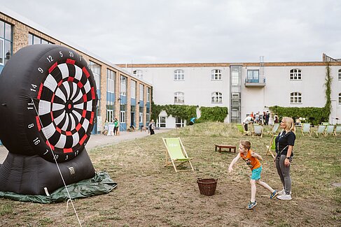 Aufblasbare Riesen-Dartscheibe