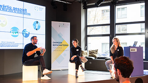 Warm-Up Diskussion im DE:HIVE der HTW Berlin © Deutsche Stiftung Spielekultur/Klara Yoon