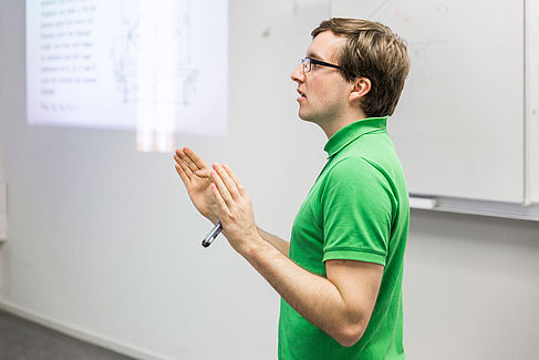 John Selbig im Tutorium © HTW Berlin/Nikolas Fahlbusch John Selbig im Tutorium