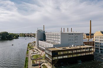 Campus Wilhelminenhof an der Spree von oben