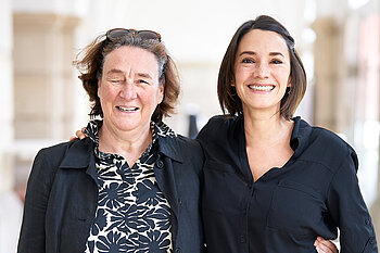 Sabine Nitsche und Jennifer Chan de Avila