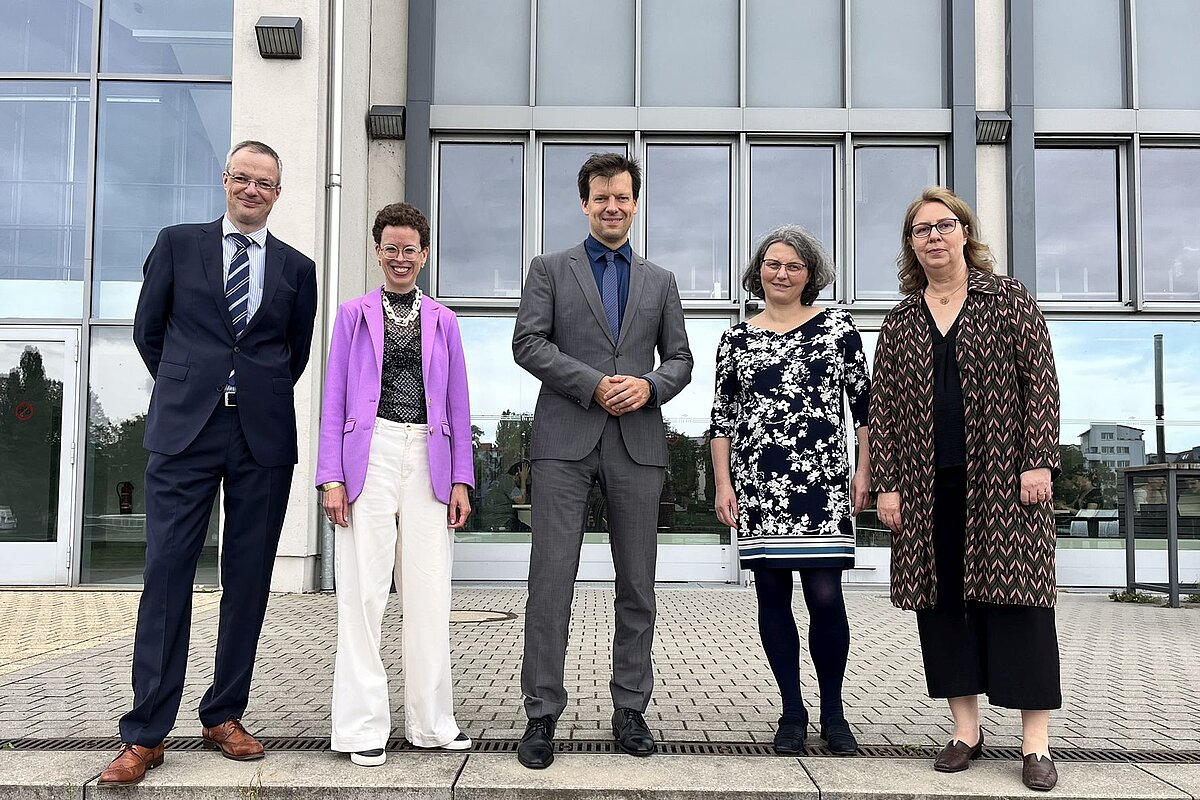 Gruppenfoto Besuch Staatssekretär © HTW Berlin/Matthias Sanner Gruppenfoto Besuch Staatssekretär © HTW Berlin/Matthias Sanner