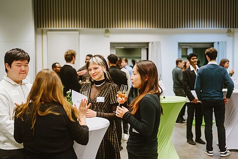 Studierende und Fördernde im Gespräch