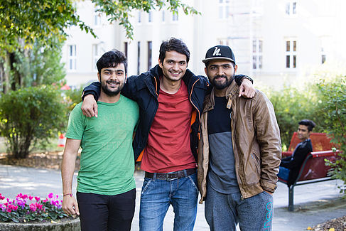 Three students on Treskowallee Campus