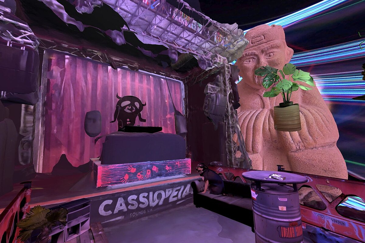 Bunte VR-Installation mit einer übergroßen Buddhafigur, daneben der Schriftzug Cassiopeia © Steffan Meise & Amelie Menthel
