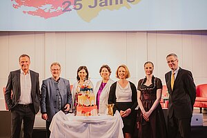 Die Kooperationspartner bei einem Treffen anlässlich des 25-jährigen Bestehens der Fachhochschule des BFI Wien © Lyné Photography/Caroline Piller