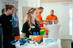 Messestand beim Informatiktag 2025 © HTW Berlin Informatiktag/Alena Wilhelm